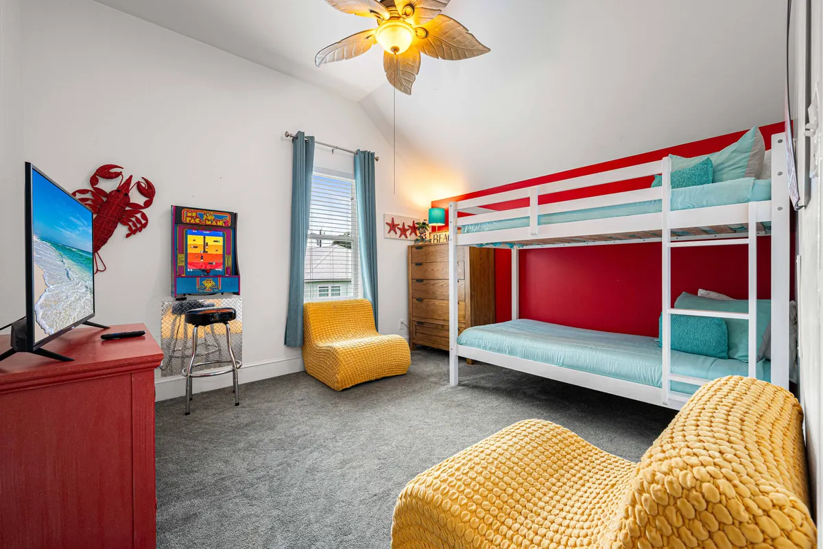 Upstairs Bedroom #2