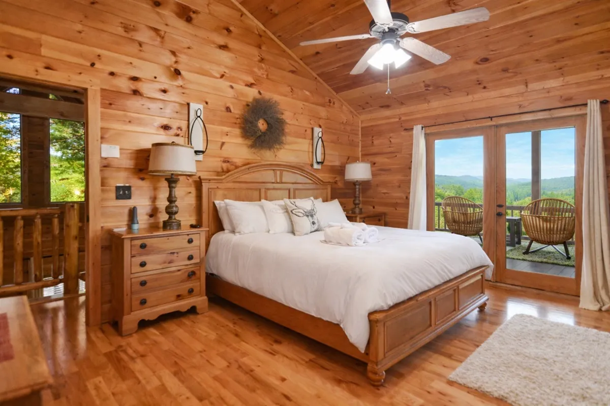 Upstairs Master Suite
